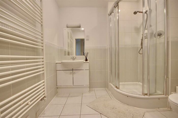 2 Bedroom Flat To Rent In Arethusa House, Gunwharf Quays, Portsmouth, PO1