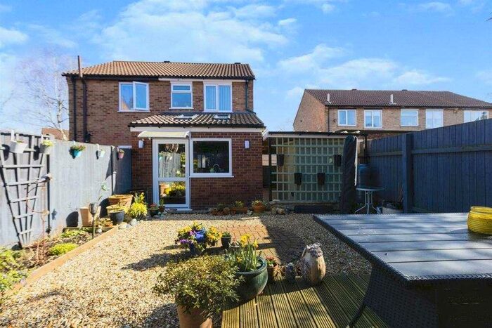2 Bedroom Semi-Detached House To Rent In Stenigot Close, Lincoln, LN6