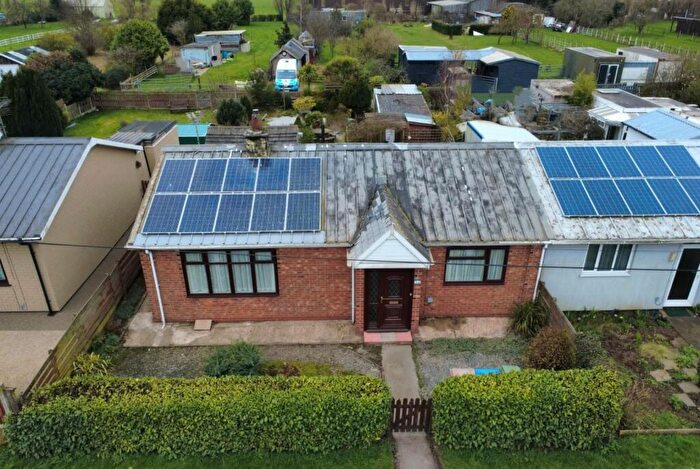 2 Bedroom Semi-Detached Bungalow For Sale In Gowdall Lane, Pollington, Goole, DN14