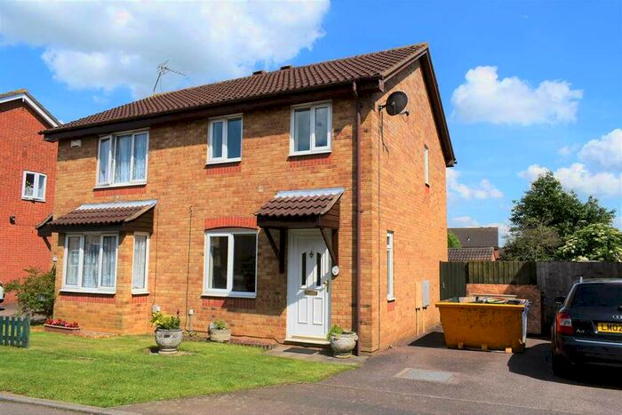 2 Bedroom Semi-Detached House To Rent In Ambleside Close, Wellingborough, NN8