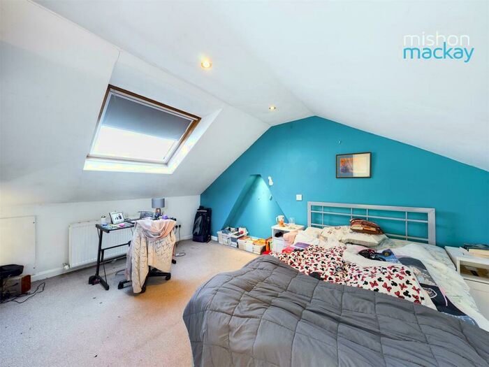3 Bedroom Flat To Rent In Old Shoreham Road, Brighton, BN1