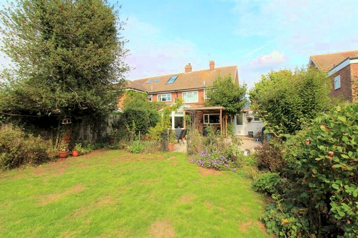 3 Bedroom Semi-Detached House For Sale In Old Road, East Peckham, Tonbridge, TN12
