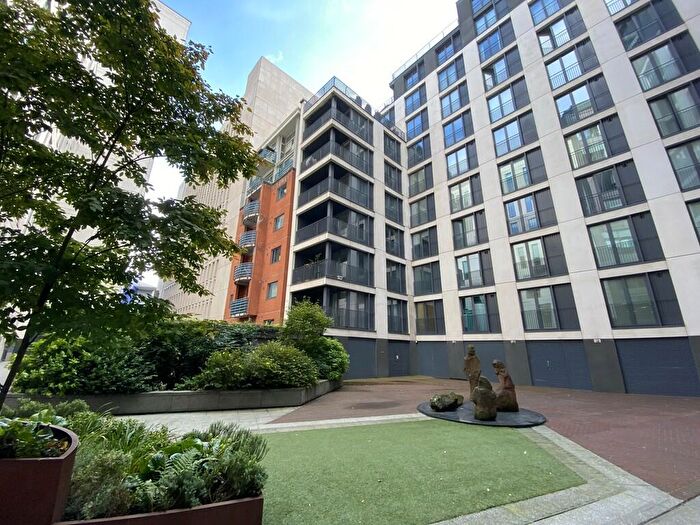 1 Bedroom Apartment To Rent In The Hub, Piccadily Place, Piccadilly, M1