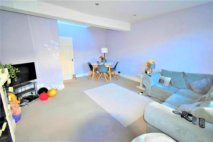 2 Bedroom Flat To Rent In King Stable Street, Eton, Windsor SL4