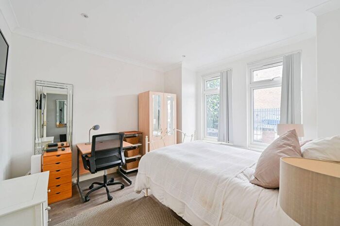 5 Bedroom Terraced House To Rent In Western Road, Colliers Wood, London, SW19