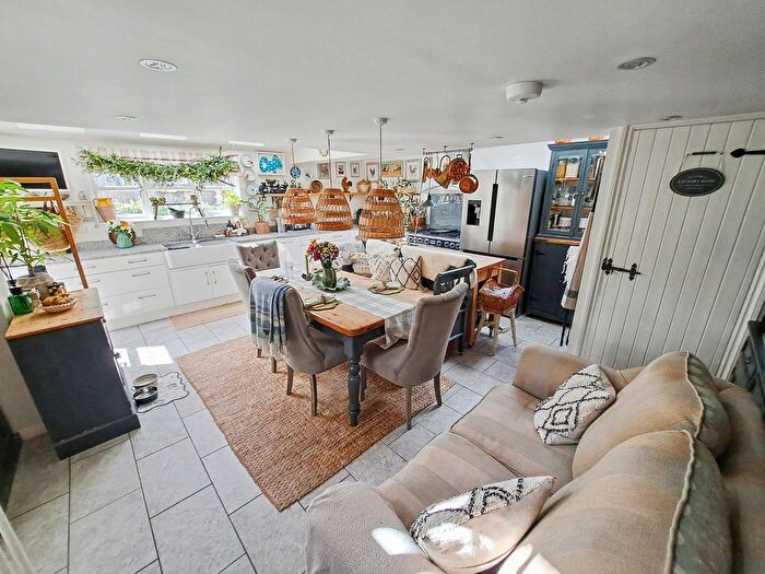 3 Bedroom Cottage For Sale In Lutton, Spalding, Lincolnshire, PE12