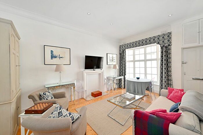 1 Bedroom Detached House To Rent In Eaton Terrace Mews, Westminster, London, SW1W