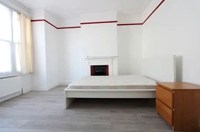 4 Bedroom Terraced House To Rent In Undine Street, London, SW17