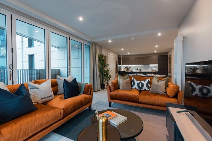 3 Bedroom Flat To Rent In New York Square, Quarry Hill Leeds, LS2