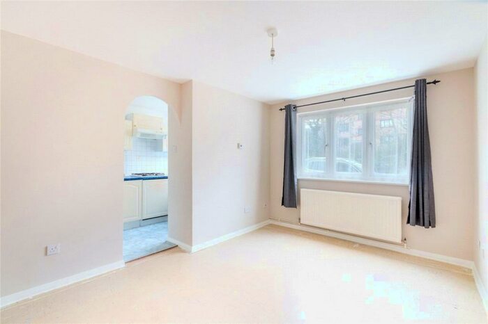 1 Bedroom Apartment To Rent In Glenville Grove, New Cross, SE8