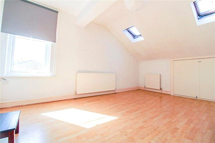 1 Bedroom Apartment To Rent In Lower Addiscombe Road, Croydon, CR0