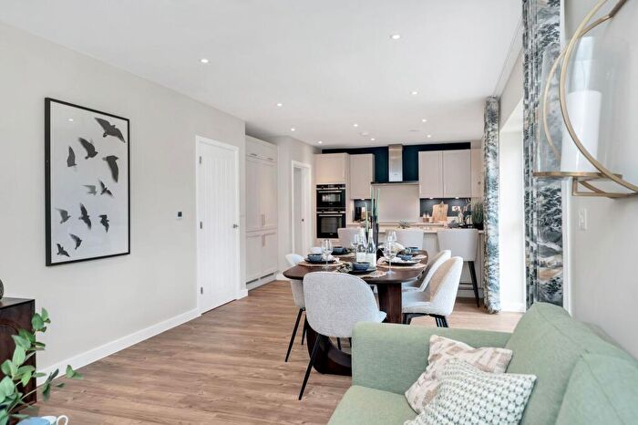 4 Bedroom Detached House For Sale In Station Road, Bow Brickhill, MK17