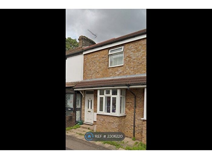 2 Bedroom Maisonette To Rent In Hogg Lane, Grays, RM17