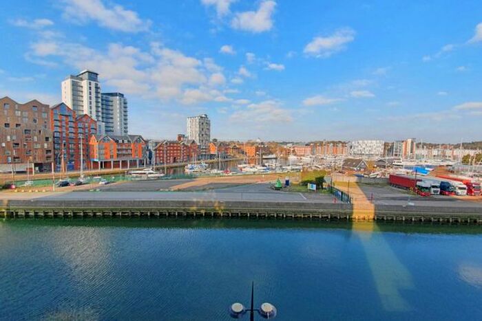 2 Bedroom Flat To Rent In Eclipse Court, Stoke Quay, IP2