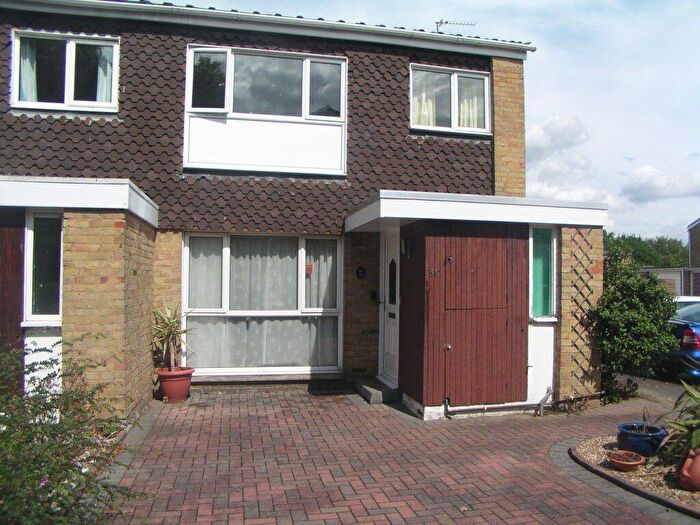 3 Bedroom Property To Rent In Buckingham Gardens, West Molesey, KT8