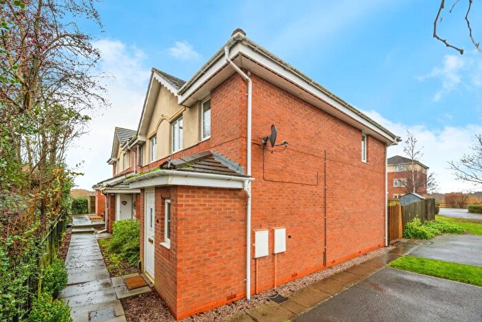 3 Bedroom End Of Terrace House For Sale In Meadowbank, Tamworth, Staffordshire, B78