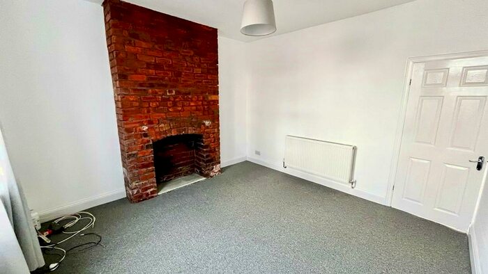 2 Bedroom Terraced House To Rent In School Board Lane, Chesterfield, S40