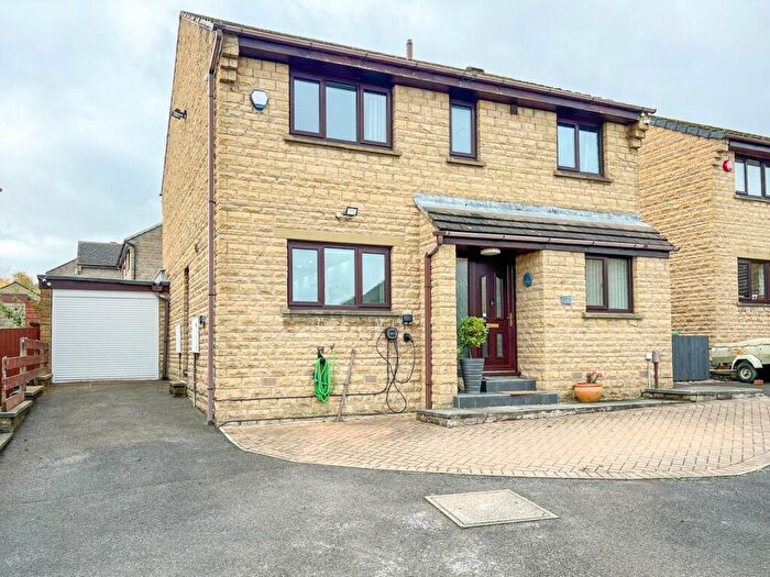 4 Bedroom Detached House For Sale In Moor Close, Beaumont Park, Huddersfield, HD4