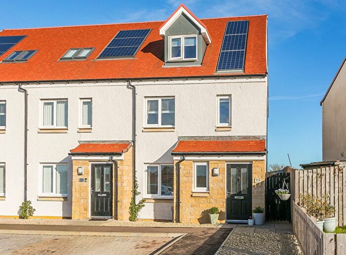 4 Bedroom Town House For Sale In Colcoon Park, Gorebridge, EH23