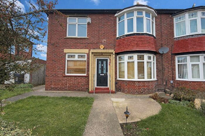 2 Bedroom Flat For Sale In Closefield Grove, Whitley Bay, NE25