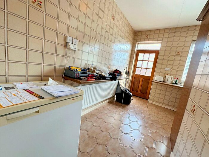 2 Bedroom Bungalow For Sale In Broomfield Avenue, Walkerville