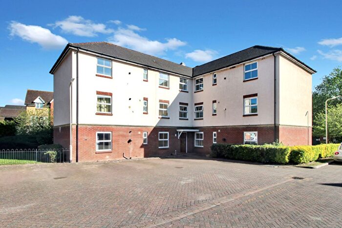 2 Bedroom Flat For Sale In Alderney Way, Kennington, TN24