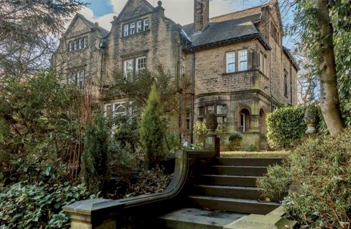 6 Bedroom Manor House To Rent In Botham Hall Road, Huddersfield, HD3