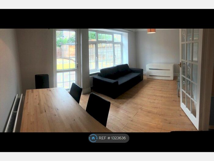 3 Bedroom Semi-Detached House To Rent In Park View Road, Uxbridge UB8