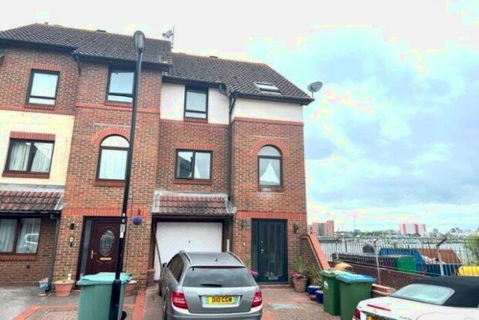 4 Bedroom Property To Rent In Hazel Road Northern Anchorage, Southampton, SO19