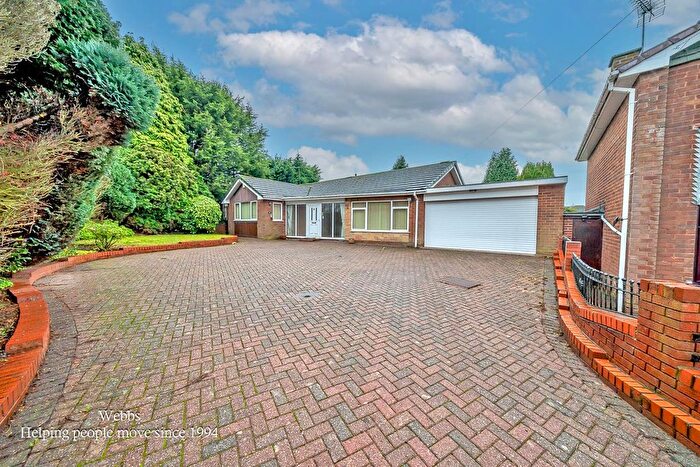 3 Bedroom Detached Bungalow For Sale In Lambourn Close, Bloxwich, Walsall, WS3