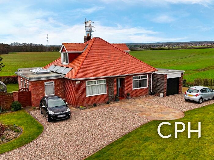 3 Bedroom Detached House For Sale In Porritt Lane, Irton, YO12