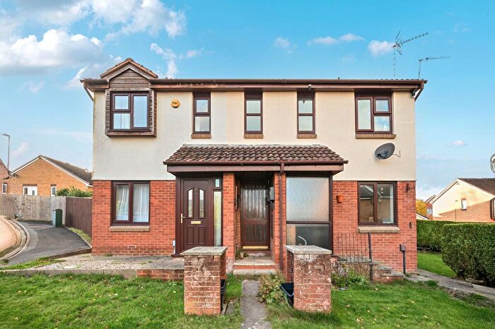 1 Bedroom Flat For Sale In Pennywort Grove, Harrogate, HG3