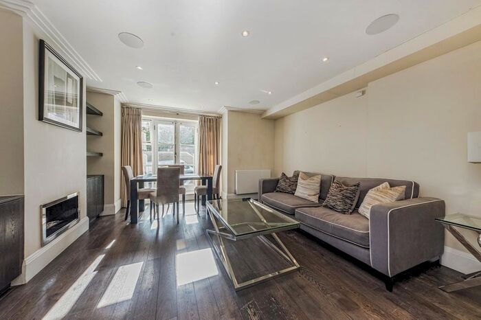 2 Bedroom Flat To Rent In Park Walk, London, SW10