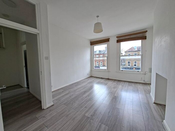 1 Bedroom Apartment To Rent In Stroud Green Road, London, N4