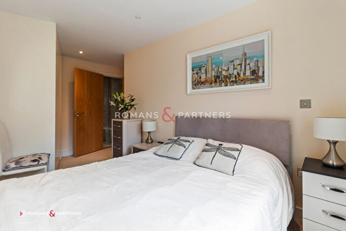 2 Bedroom Apartment To Rent In Elite House, Limehouse, E14