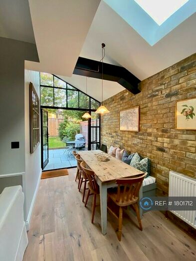 2 Bedroom Flat To Rent In Oxenford Street, London, SE15