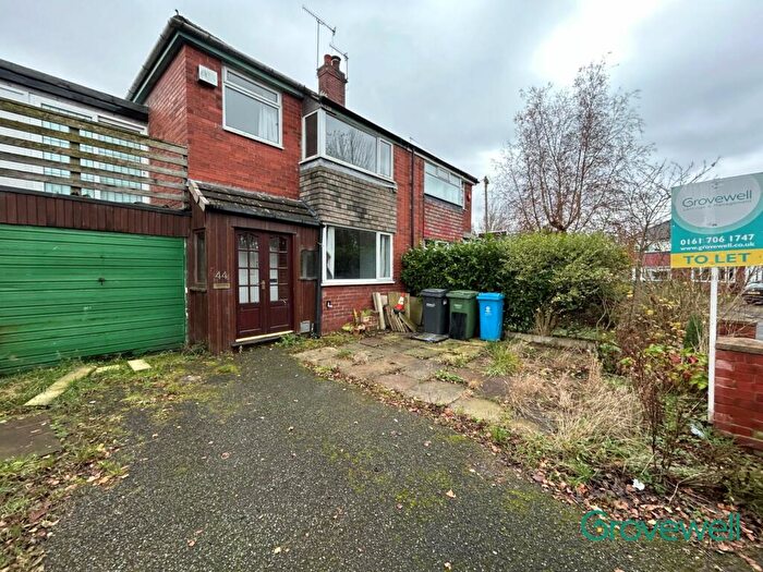 4 Bedroom Semi-Detached House To Rent In Spring Close, Lees, Oldham, OL4