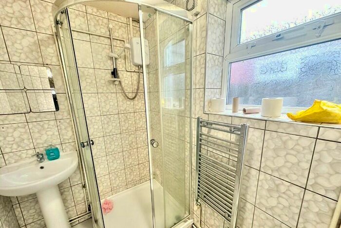 6 Bedroom House To Rent In Heeley Road, Birmingham, B29