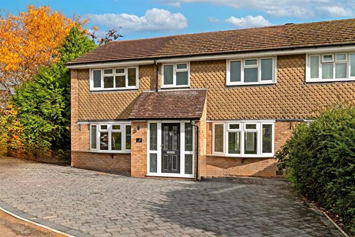 4 Bedroom House To Rent In Wych Elms, Park Street, AL2