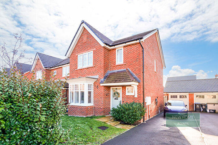 3 Bedroom Detached House For Sale In Bellenger Way, Brize Norton, Carterton, OX18
