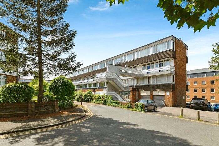 3 Bedroom Flat For Sale In Queen Street, Hitchin, SG4