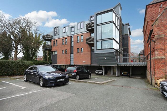 2 Bedroom Flat For Sale In Grey Street, Prestwich, M25