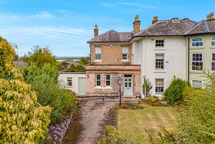 4 Bedroom Character Property For Sale In Barroon, Castle Donington, DE74