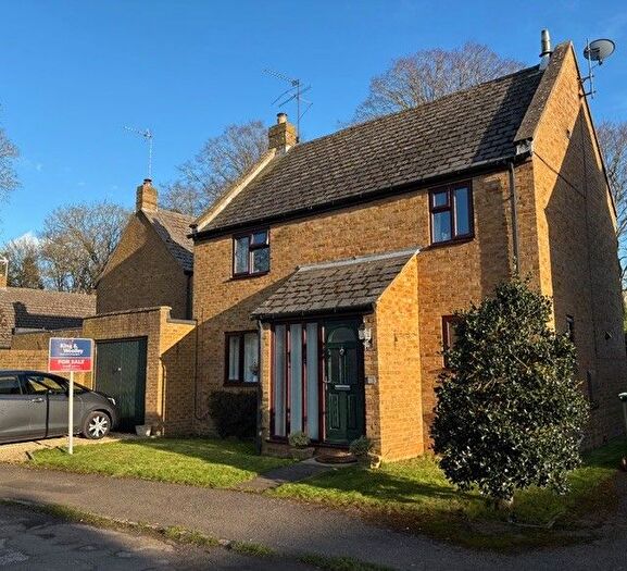 3 Bedroom Detached House For Sale In Hollybush Road, Hook Norton, OX15
