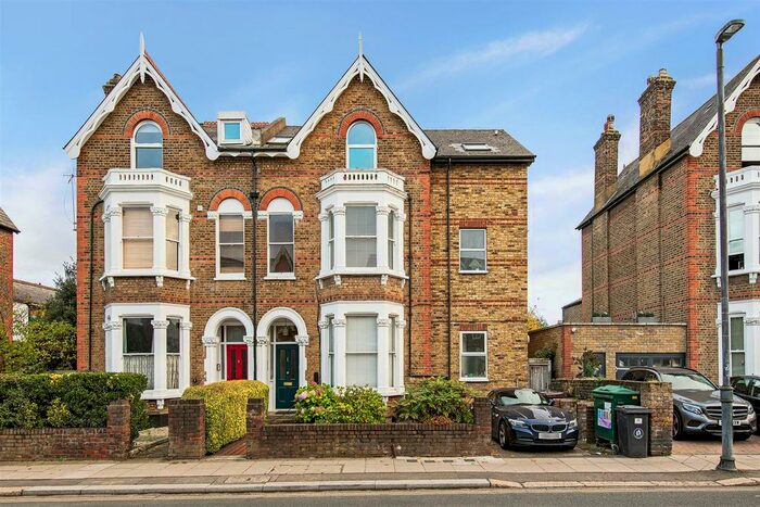 1 Bedroom Flat To Rent In Queens Road, London, SW19