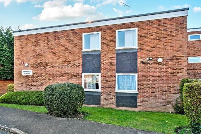 3 Bedroom Flat To Rent In Penwood Court, Maidenhead, SL6