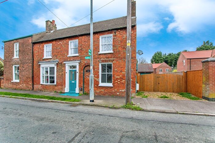 4 Bedroom Semi Detached House For Sale In Old Main Road, Holbeach, Spalding, PE12