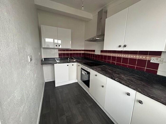 2 Bedroom Flat To Rent In Birchdale Avenue, Hucknall, NG15