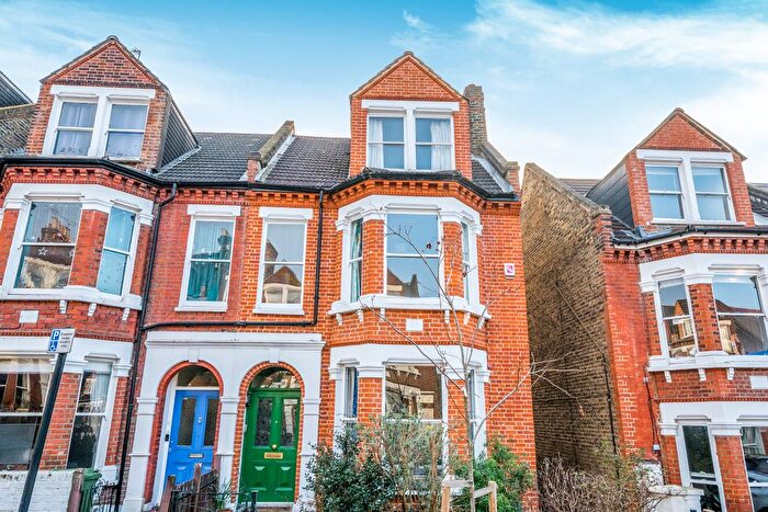 5 Bedroom Terraced House For Sale In Kestrel Avenue, Herne Hill, London, SE24