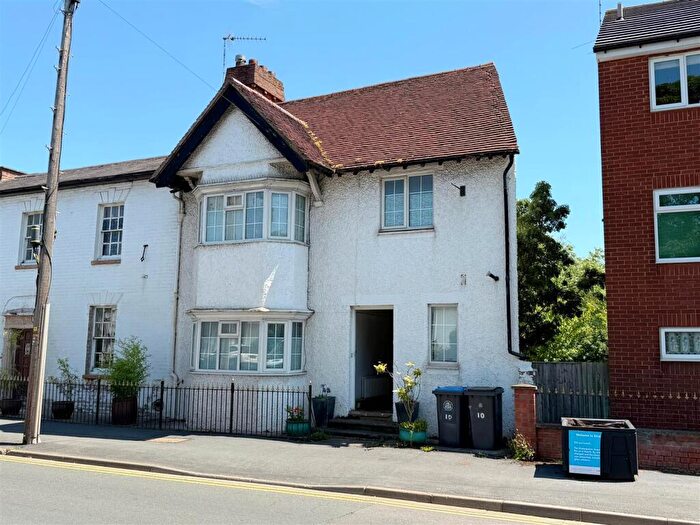 3 Bedroom Semi-Detached House For Sale In Warwick Road, Stratford-upon-Avon, CV37